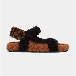 ‼️SALE‼️FENDI SHEARLING FEEL SLIDES